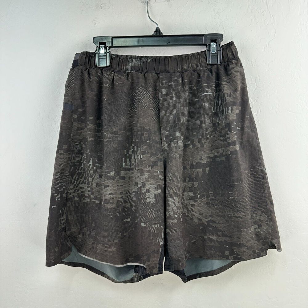 Lululemon Activewear Shorts Mens Small Gray Camouflage Elastic Waist Drawstring